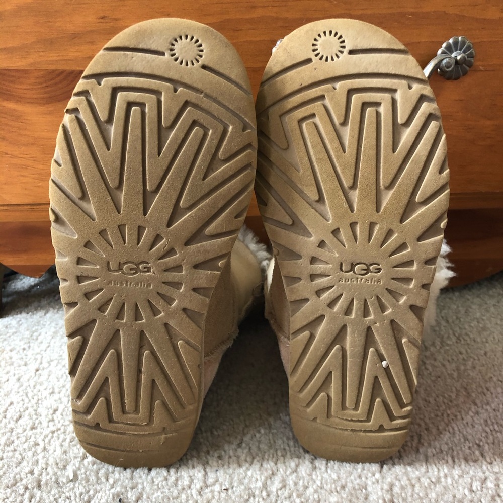 Ugg Bailey Button Boot - image 7